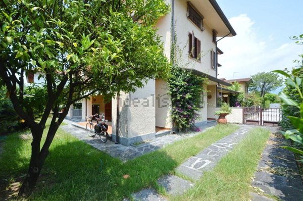 casa indipendente in vendita a Forte dei Marmi
