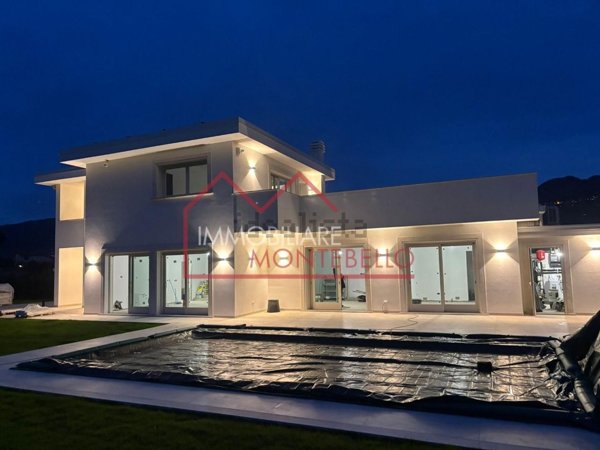 casa indipendente in vendita a Forte dei Marmi