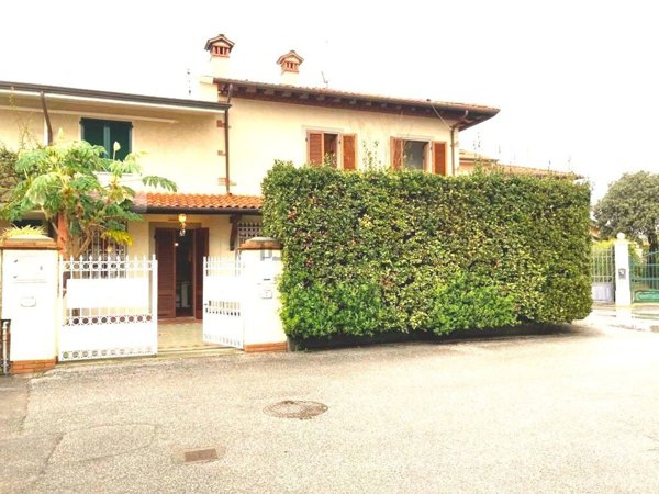 casa indipendente in vendita a Forte dei Marmi