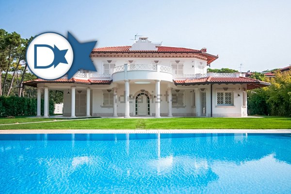 casa indipendente in vendita a Forte dei Marmi in zona Vittoria Apuana