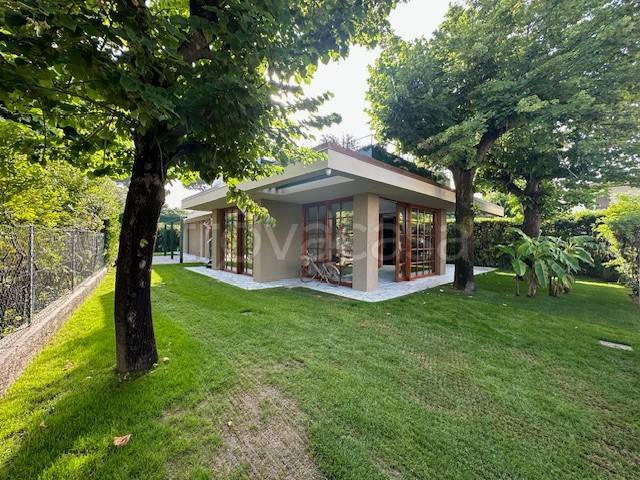 casa indipendente in vendita a Forte dei Marmi