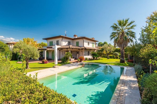 casa indipendente in vendita a Forte dei Marmi