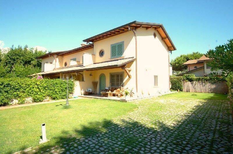 casa indipendente in vendita a Forte dei Marmi