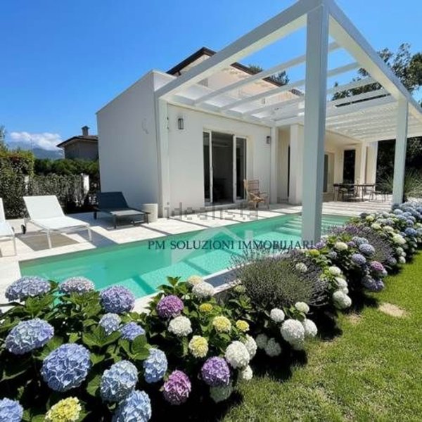 casa indipendente in vendita a Forte dei Marmi