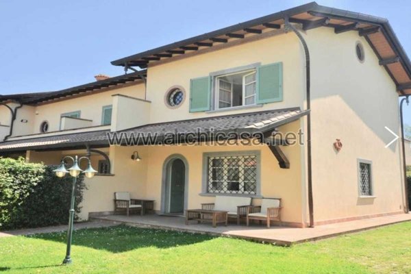 casa indipendente in vendita a Forte dei Marmi