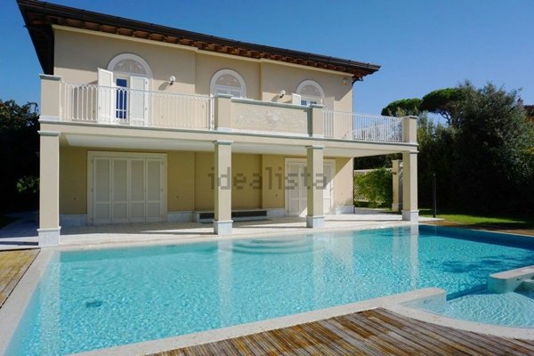 casa indipendente in vendita a Forte dei Marmi