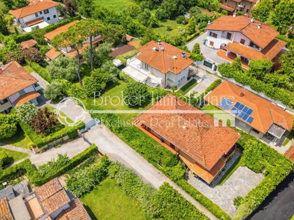 casa indipendente in vendita a Forte dei Marmi