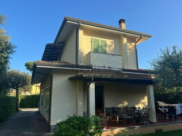 casa indipendente in vendita a Forte dei Marmi