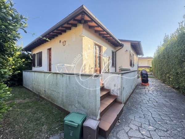 casa indipendente in vendita a Forte dei Marmi