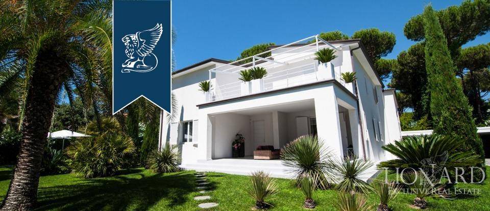 casa indipendente in vendita a Forte dei Marmi in zona Roma Imperiale