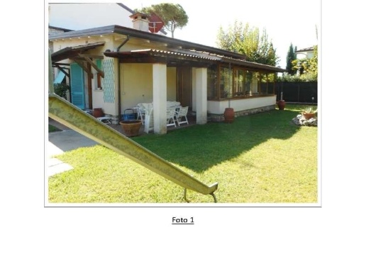 casa indipendente in vendita a Forte dei Marmi