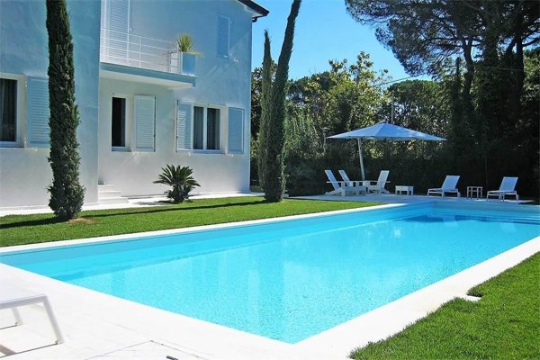 casa indipendente in vendita a Forte dei Marmi in zona Roma Imperiale