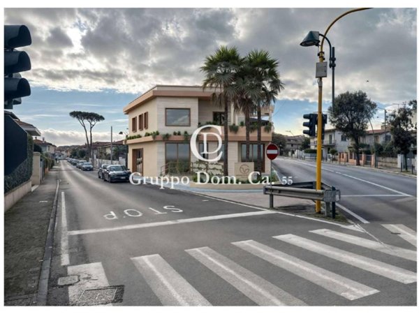 negozio in vendita a Forte dei Marmi