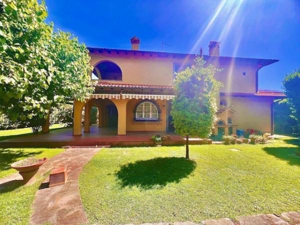 casa indipendente in vendita a Forte dei Marmi in zona Vittoria Apuana