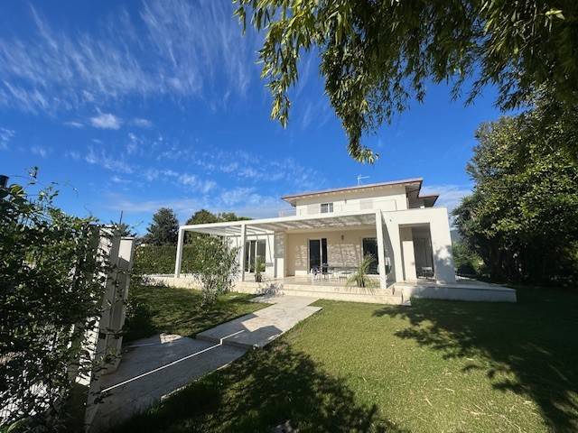 casa indipendente in vendita a Forte dei Marmi
