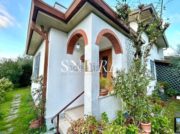 casa indipendente in vendita a Forte dei Marmi