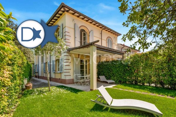casa indipendente in vendita a Forte dei Marmi in zona Vittoria Apuana
