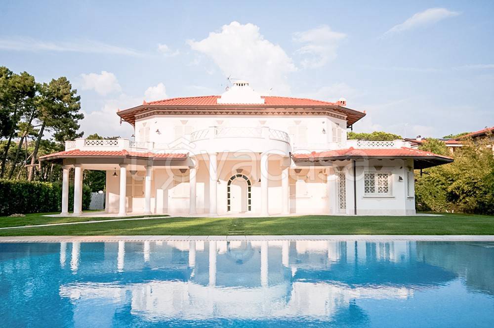 casa indipendente in vendita a Forte dei Marmi