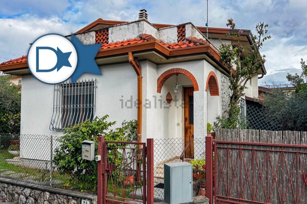 casa indipendente in vendita a Forte dei Marmi