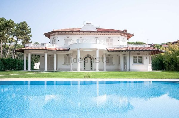 casa indipendente in vendita a Forte dei Marmi