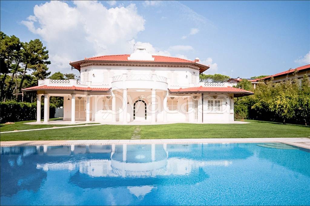 casa indipendente in vendita a Forte dei Marmi