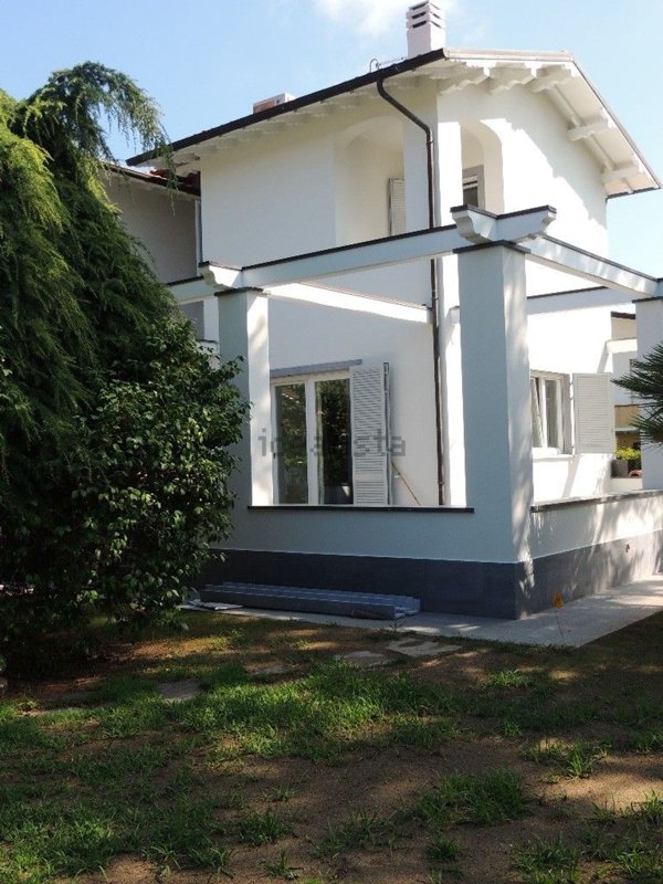 casa indipendente in vendita a Forte dei Marmi