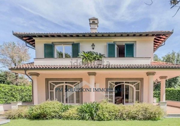 casa indipendente in vendita a Forte dei Marmi in zona Vittoria Apuana
