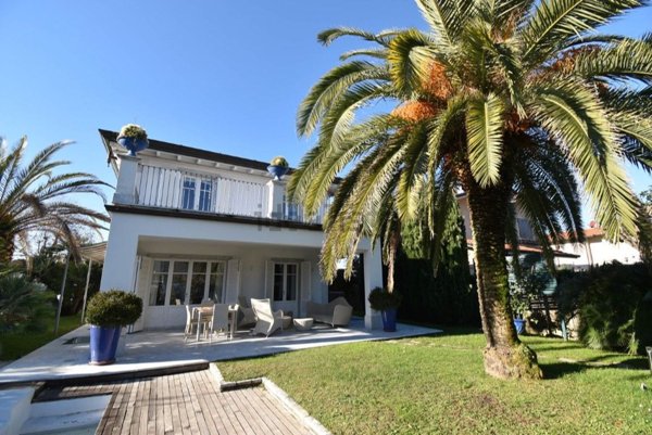 casa indipendente in vendita a Forte dei Marmi