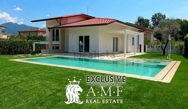casa indipendente in vendita a Forte dei Marmi in zona Vittoria Apuana