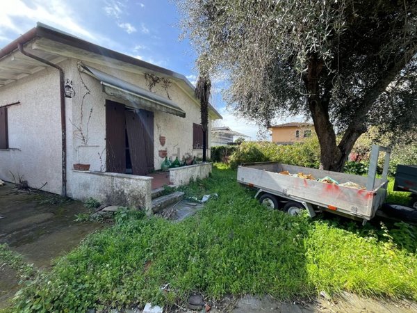 casa indipendente in vendita a Forte dei Marmi