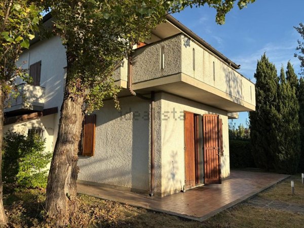 casa indipendente in vendita a Forte dei Marmi in zona Vittoria Apuana