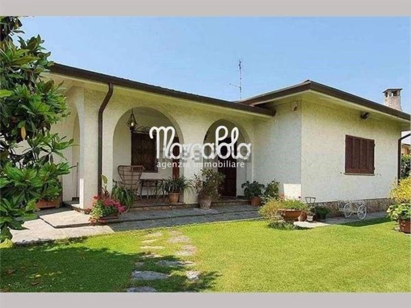 casa indipendente in vendita a Forte dei Marmi