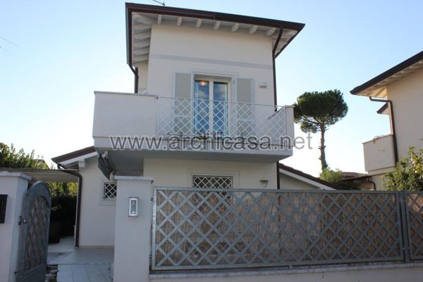 casa indipendente in vendita a Forte dei Marmi