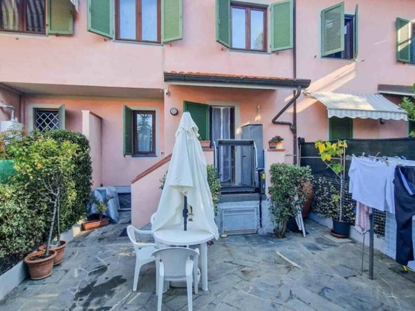 casa indipendente in vendita a Forte dei Marmi