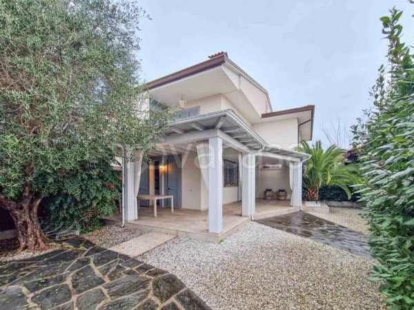 casa indipendente in vendita a Forte dei Marmi