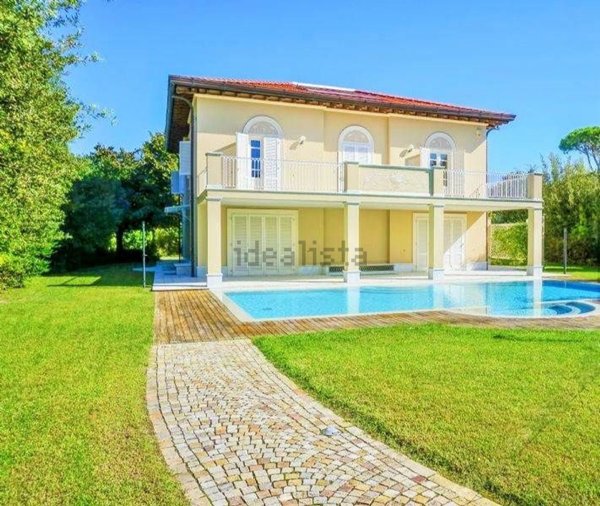 casa indipendente in vendita a Forte dei Marmi in zona Vittoria Apuana