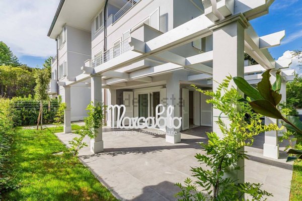 casa indipendente in vendita a Forte dei Marmi