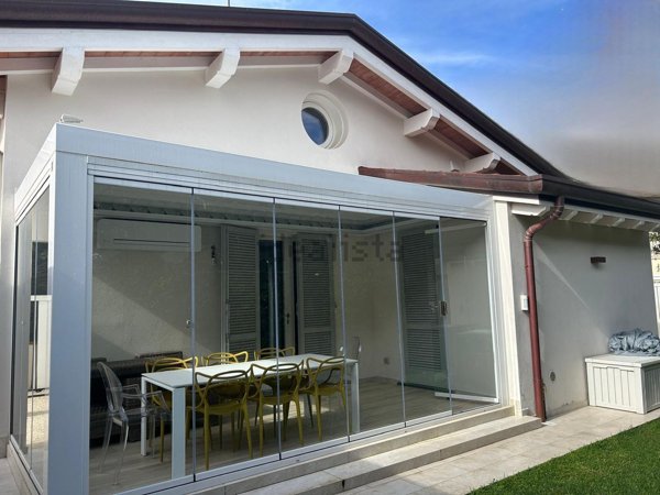 casa indipendente in vendita a Forte dei Marmi