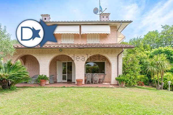casa indipendente in vendita a Forte dei Marmi