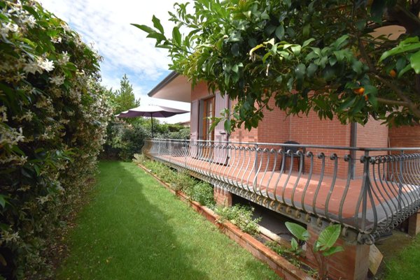 casa indipendente in vendita a Forte dei Marmi