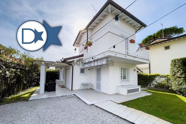 casa indipendente in vendita a Forte dei Marmi