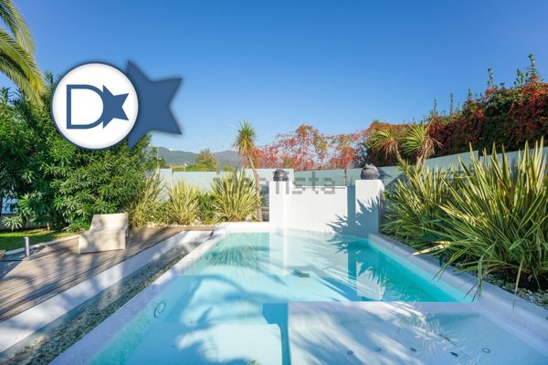 casa indipendente in vendita a Forte dei Marmi in zona Vittoria Apuana