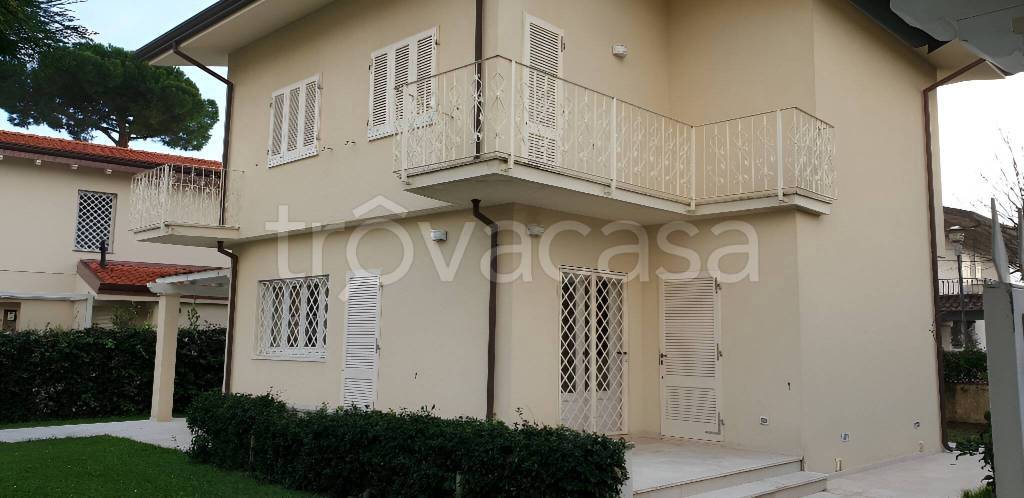 casa indipendente in vendita a Forte dei Marmi
