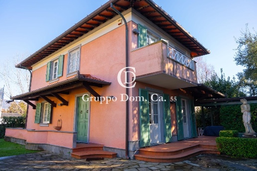 casa indipendente in vendita a Forte dei Marmi