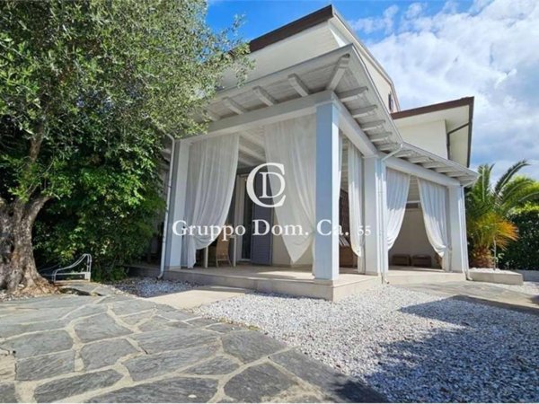 casa indipendente in vendita a Forte dei Marmi
