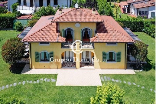 casa indipendente in vendita a Forte dei Marmi in zona Vittoria Apuana