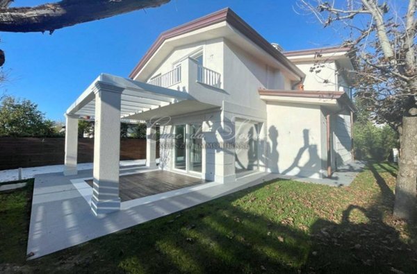 casa indipendente in vendita a Forte dei Marmi