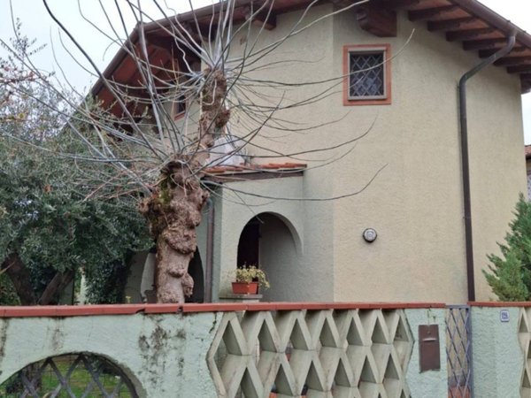 casa indipendente in vendita a Forte dei Marmi