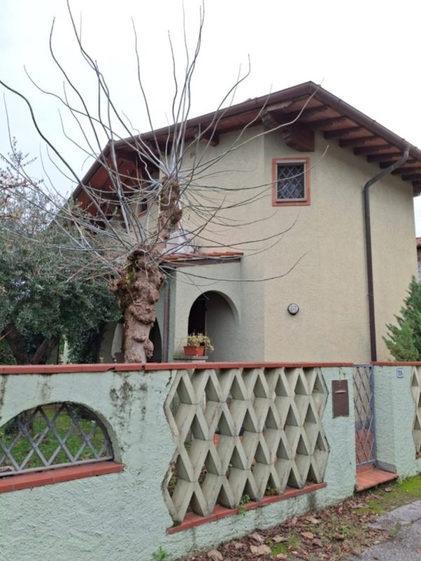 casa indipendente in vendita a Forte dei Marmi
