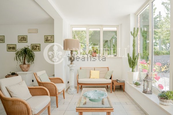 negozio in vendita a Forte dei Marmi